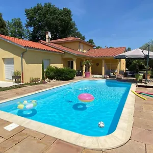 Dans Avec Piscine Couette-café Gleizé